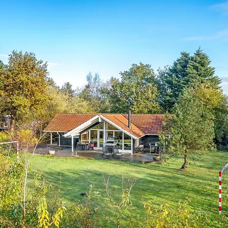 Bole - 10km From The Sea By Interhome *